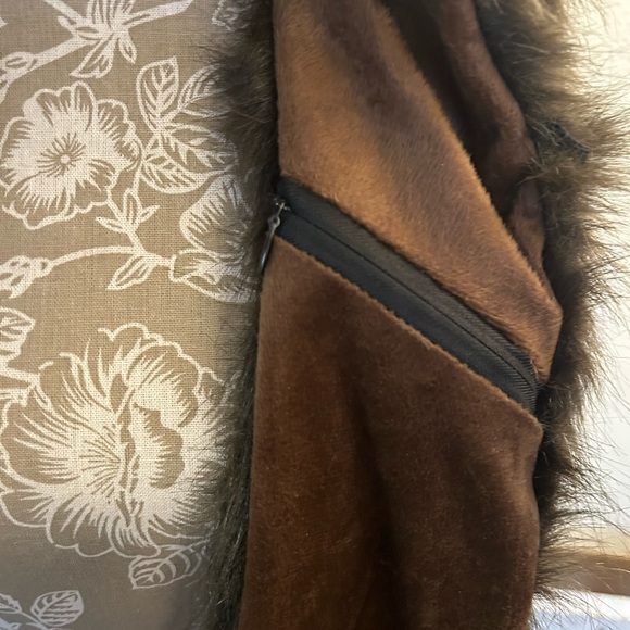 One size bear hat with hand pockets button closure - Picture 9 of 10